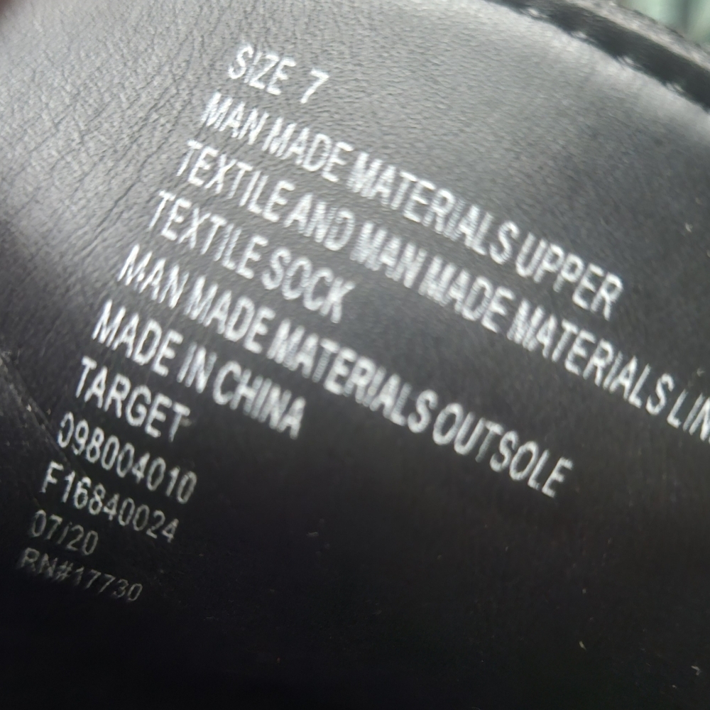 Men's Black Shoes, Size 7 - Picture 9 of 11